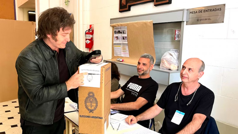Abstención y “voto aparato”, los temores de Milei