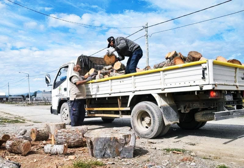 Actualizan padrón del servicio de leña en Tolhuin