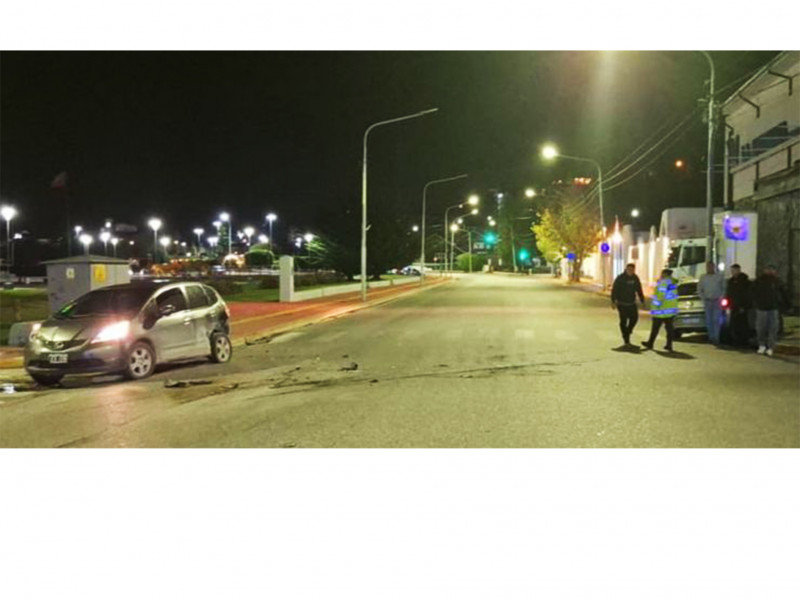 Alcoholizado chocó en una esquina de Ushuaia