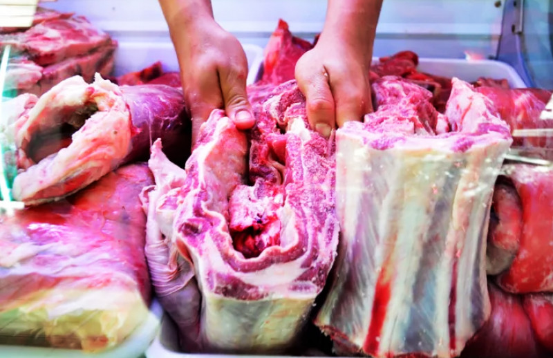 Anulan medida que permitía el ingreso de carne con hueso