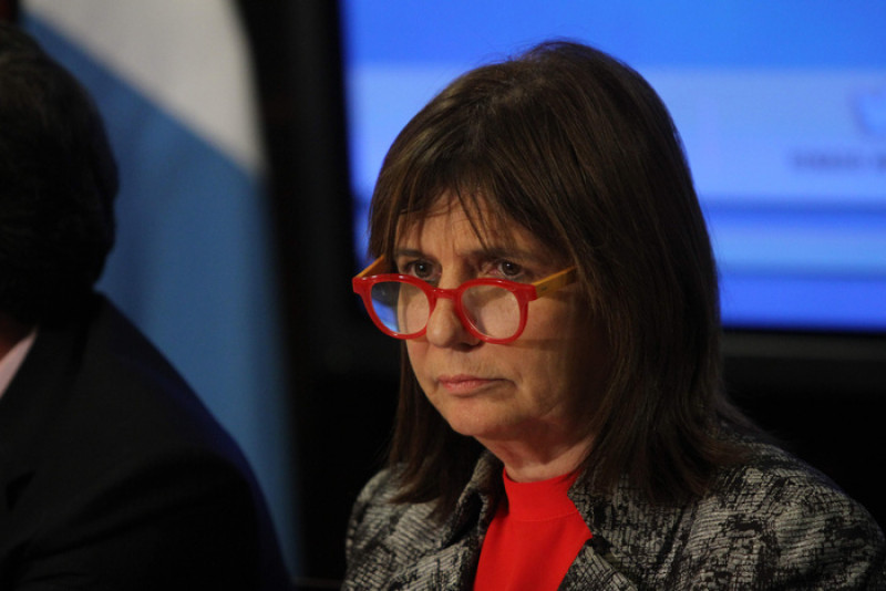 Bullrich lanza protocolo para fiscalizar las redes sociales