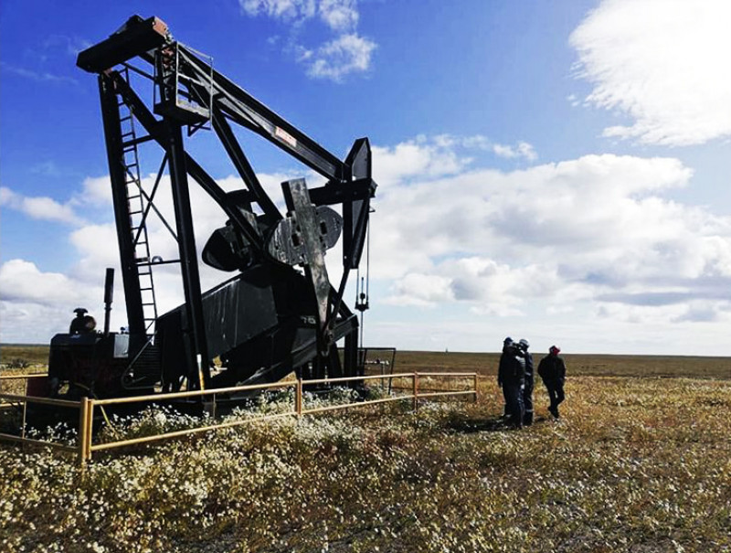Caída interanual en la producción de petróleo y gas