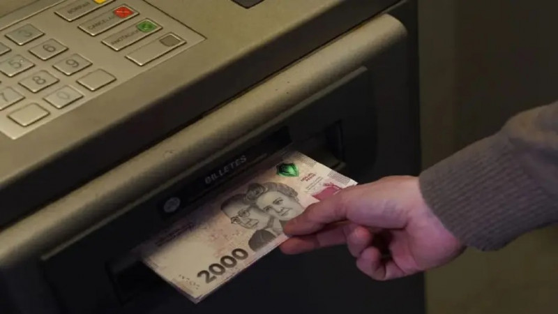 Cajeros: límites de $200 mil a $4 millones en abril