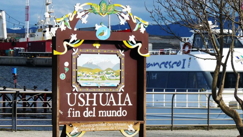 Cambian el histórico cartel “Ushuaia, fin del mundo”