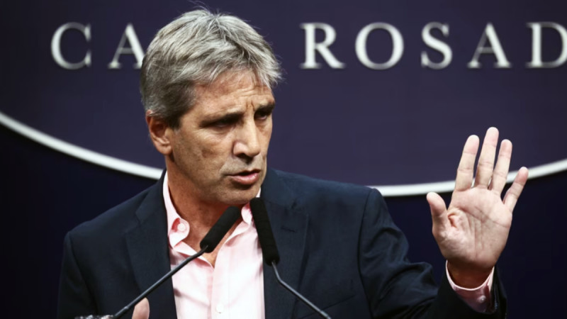 Caputo acusó al Congreso de querer “voltear al Presidente”