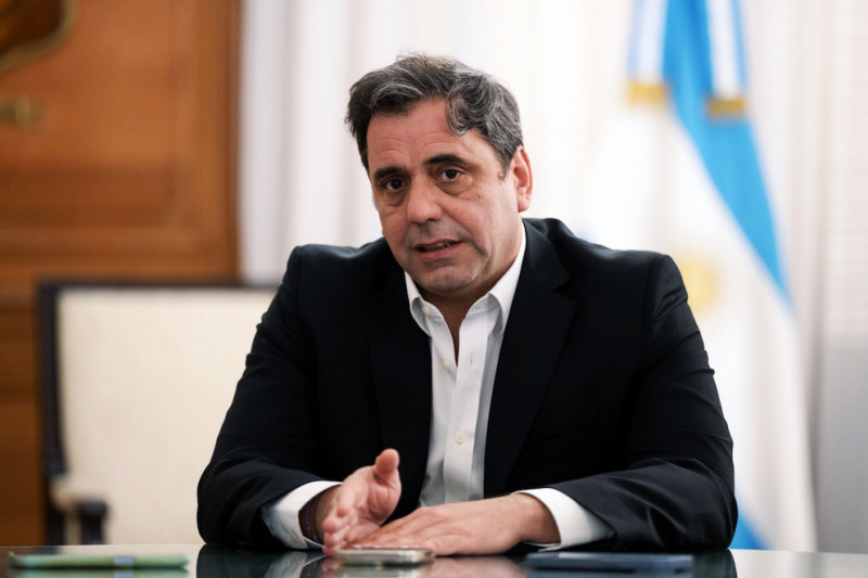 Catalán presentó su renuncia como ministro del Interior