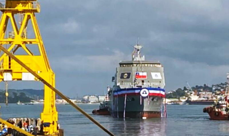 Chile refuerza con un buque su apoyo logístico antártico