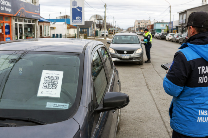 Choferes de apps critican los controles municipales