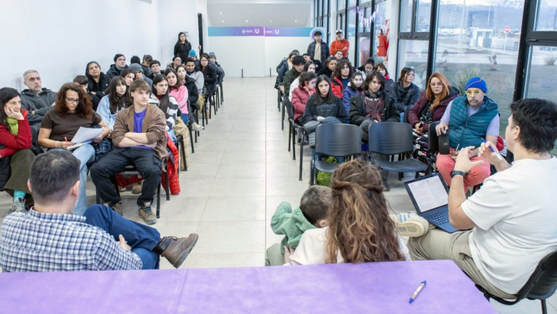 Colegios firmaron convenios para la Fiesta de la Promo