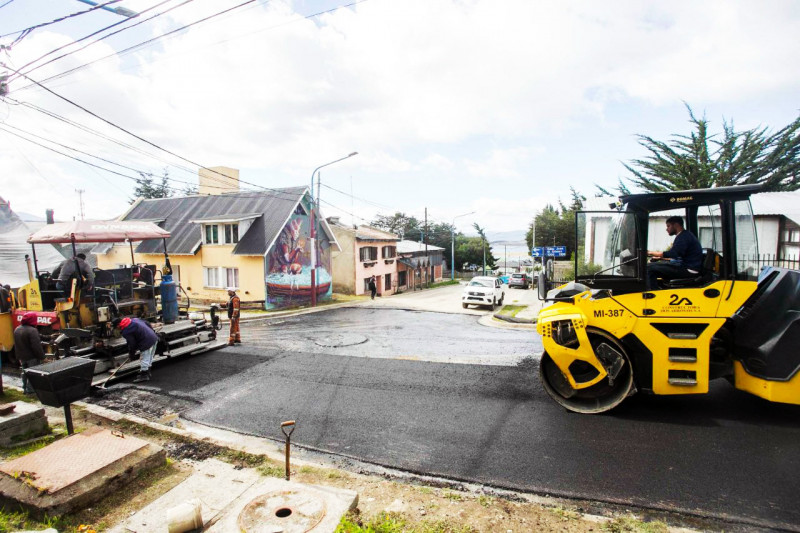 Continúa la reparación de la red vial de Ushuaia