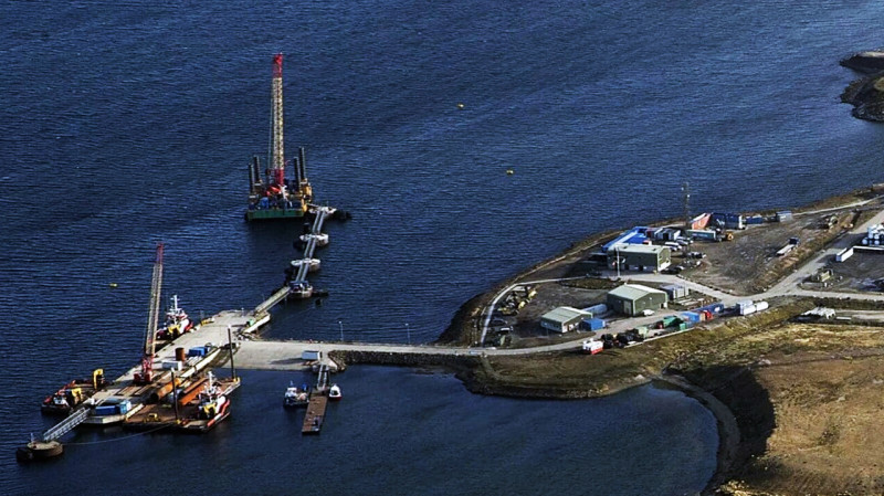 Coto contra Greenpeace por las salmoneras en Malvinas
