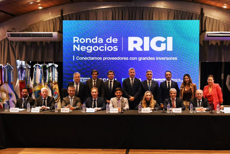 Cumbre: Karina Milei estrecha lazos con 12 gobernadores