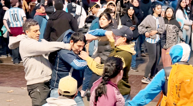 De la fiesta al caos tras el triunfo argentino en Ushuaia
