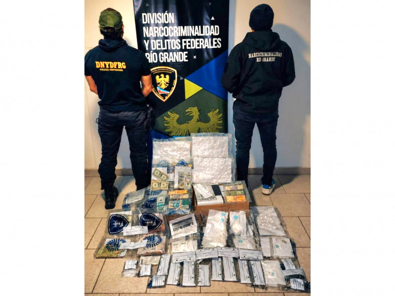 Detectan una banda de colombianos vendiendo cocaína