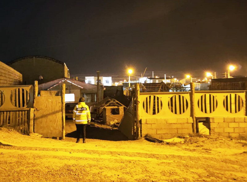 Detiene a sujetos por robo de tubo de gas en margen sur