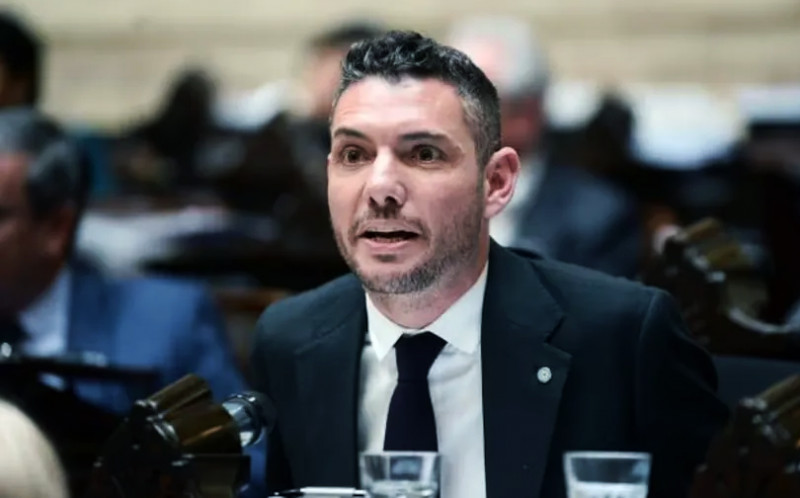 Diputado del PRO criticó la ley fueguina sobre salmonicultura