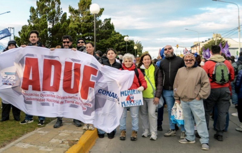 Docentes universitarios paran este viernes por el veto