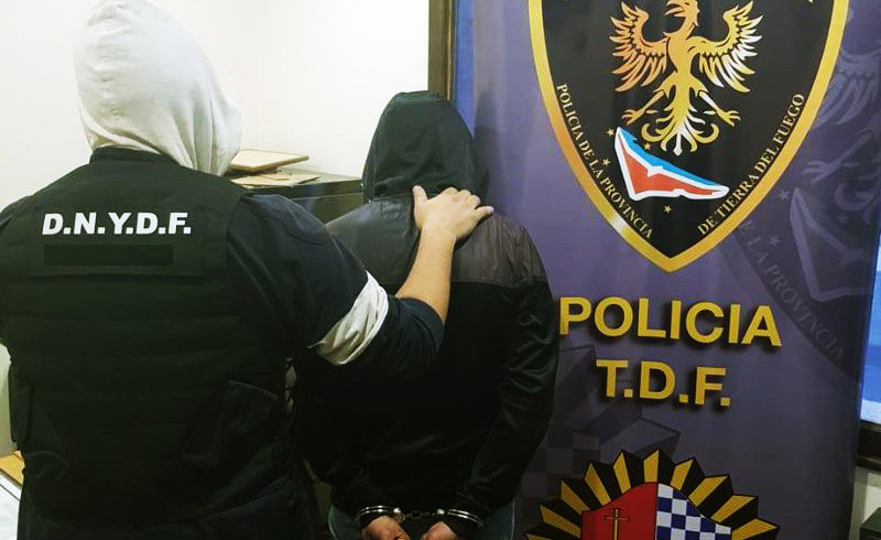 Dominicano persiguió armado a otro hasta la comisaría