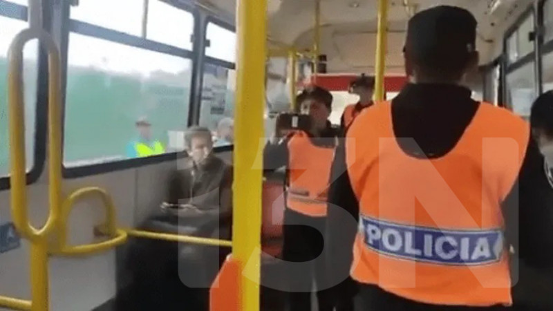 Dos mujeres se agarraron a golpes en un colectivo