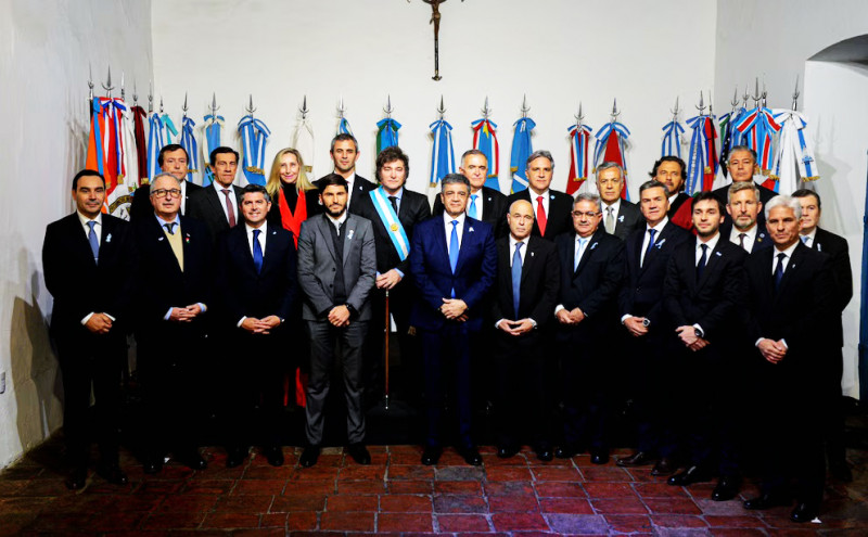 El Gobierno realiza la primera reunión del Consejo de Mayo