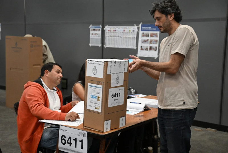 Elecciones 2027 desdobladas: Tucumán vota el 9 de mayo