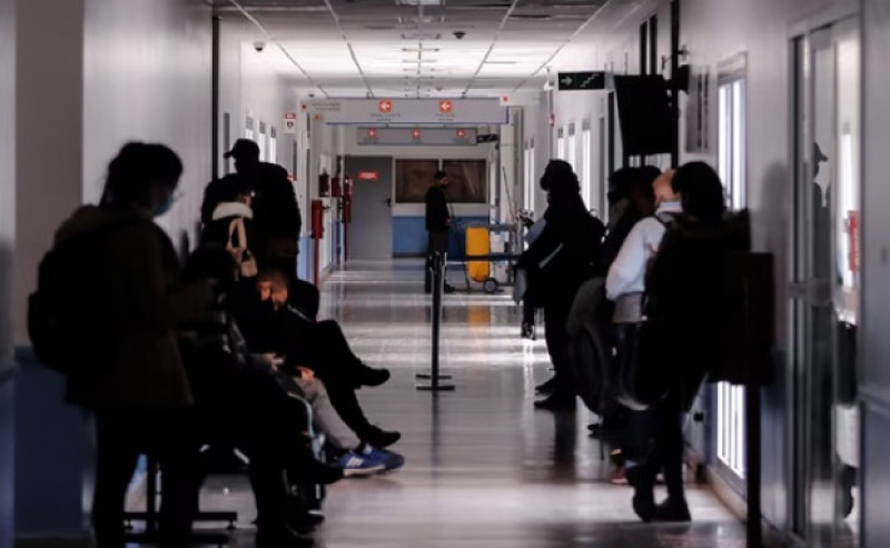 Extranjeros no residentes deberán pagar en hospitales