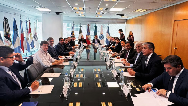 Gobernadores pedirán reunirse con el presidente
