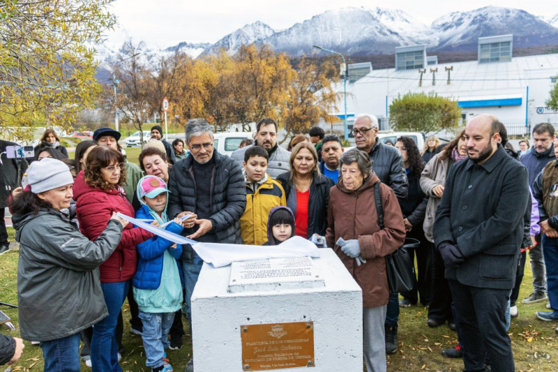 Homenaje a trabajadores de prensa fallecidos en Ushuaia