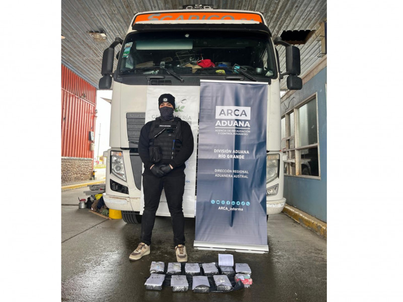Incautaron 11 kg de cocaína y 200 pastillas de metadona