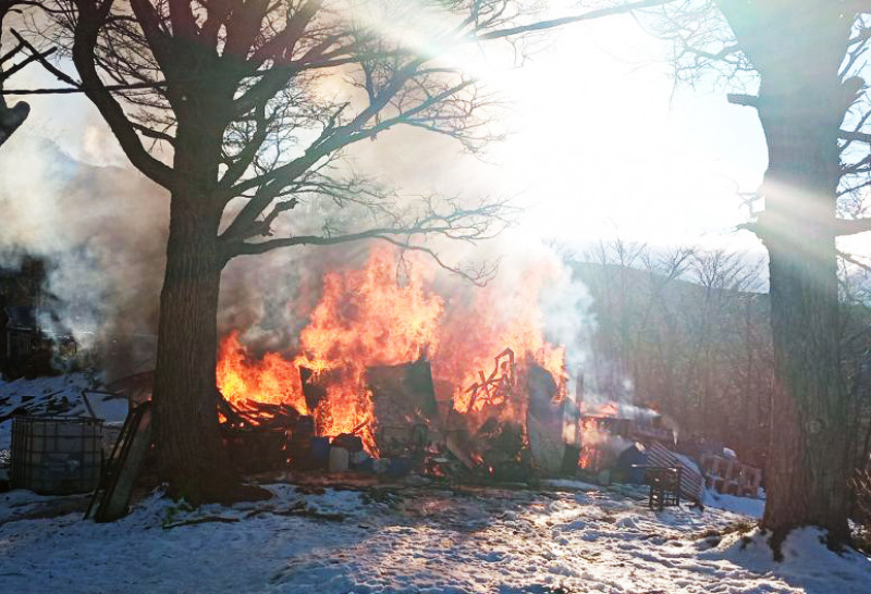 Incendio destruye una vivienda en B° Dos Banderas