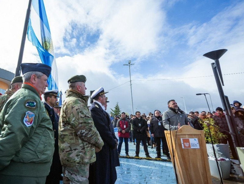 “La Base Naval podría haber estado ya terminada”