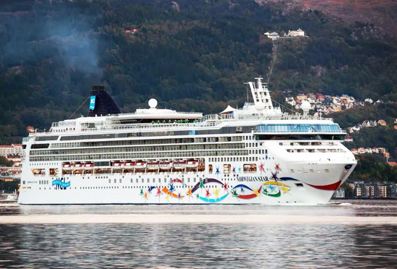 Llega a Ushuaia el Norwegian Star con 2.400 pasajeros