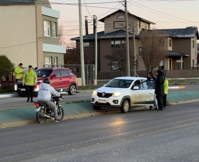 Motociclista impactado por un vehículo en la ruta 3