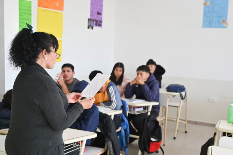 Ofrecen horas cátedra para brindar clases los sábados