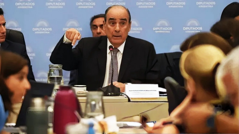 Para Francos "nacionalizar" la elección fue un error