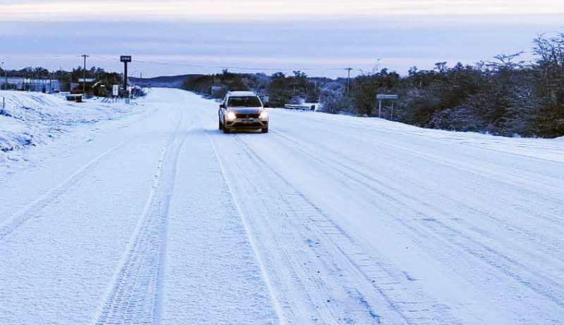 Piden precaución en la ruta por intensas nevadas