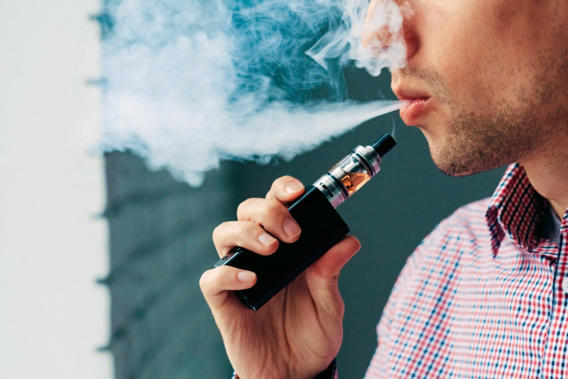 Proyecto para reforzar las restricciones al vapeo