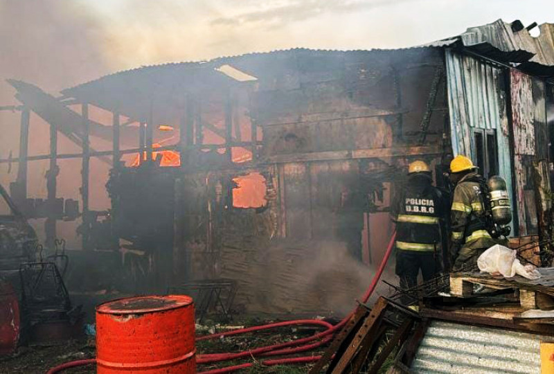 Se incendió un taller en desuso en calle Sarmiento