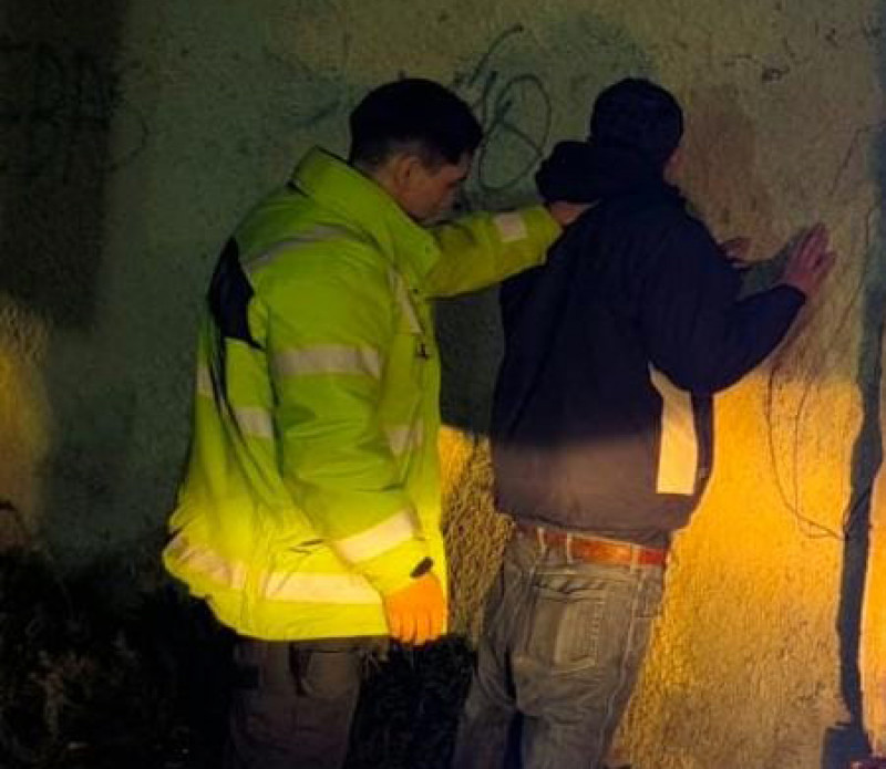 Sorprenden a sujetos robando autos en Ushuaia