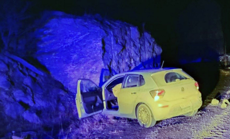 Un vehículo despistó en la madrugada sobre Ruta N°3