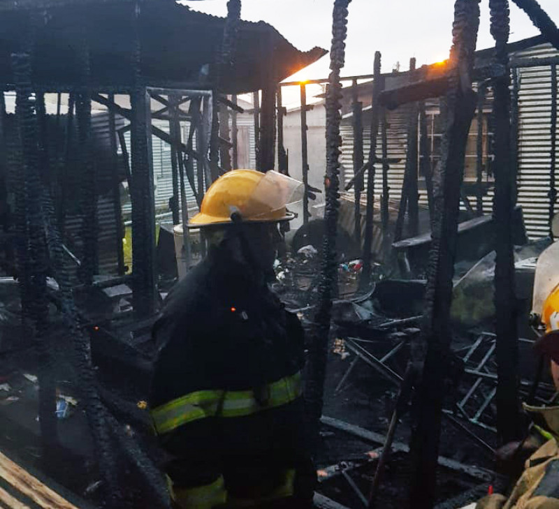 Una persona falleció en un incendio en la margen sur